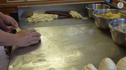Endless Queue ! Chinese Muslim Beef Roti in Kuala lumpur - Malaysia