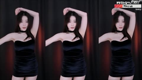 Korean girl sexy dancing in livestreaming 🩰