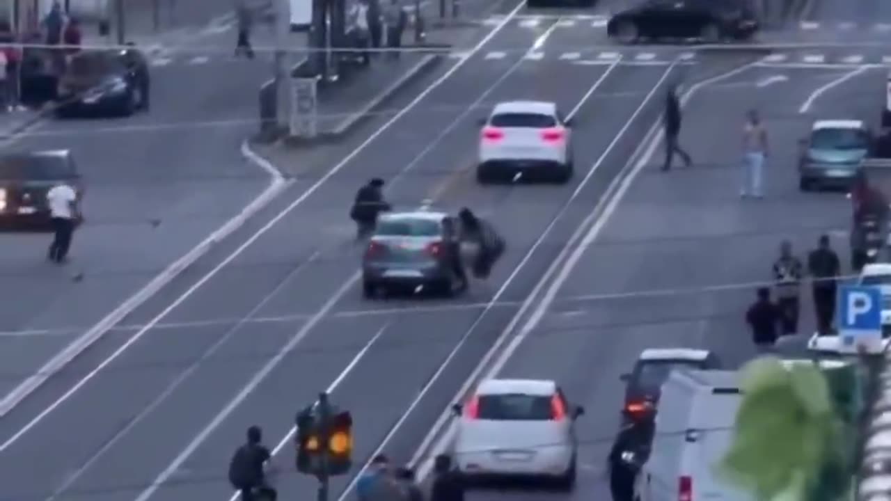 🇮🇹 Italy's Turin has seen explosive growth in foreign crime gangs.