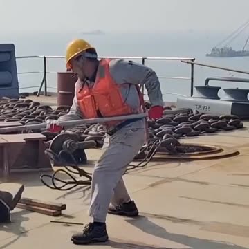 通常の錨と海軍艦艇の錨の類似点と相違点