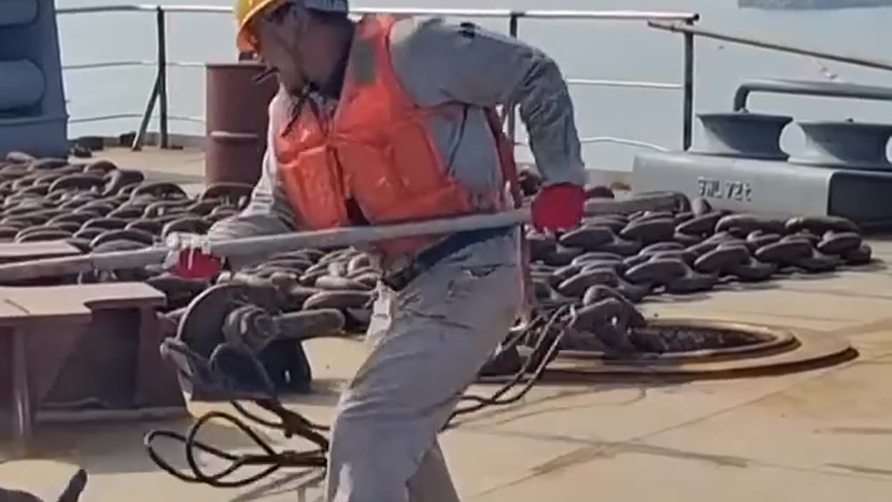 通常の錨と海軍艦艇の錨の類似点と相違点