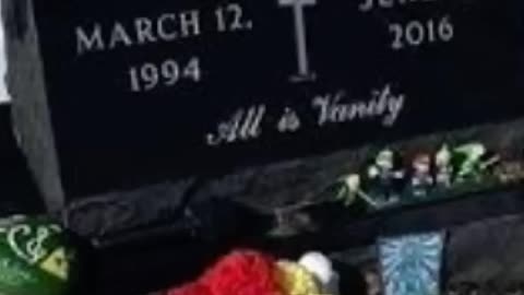 FAMOUS GRAVES - VOL. 106: CHRISTINA GRIMMIE