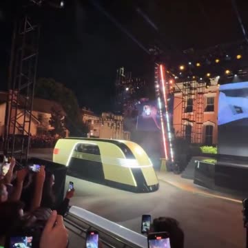 Tesla Robovan from the future looks amazing