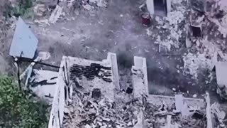 Ukrainian soldier throws a TM-62 into a basement with Russians, effectively eliminating