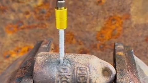 Super Strong Technique for Attaching Screws to a 10kg Weight!