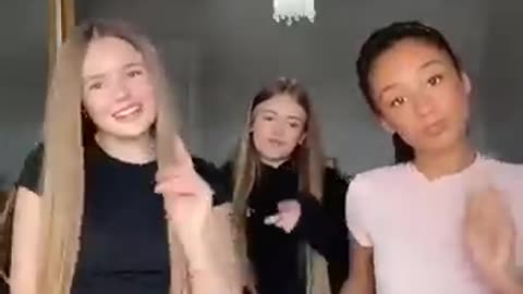 New GOLD dance trend❤️❤️!! #dance #tiktok #trending #shorts #fyp #kiiara #music