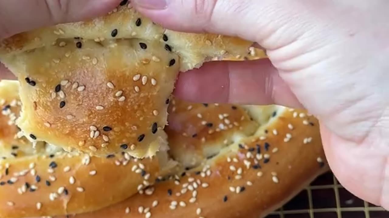 Pide bread This bread is soft, fluffy and incredibly easy to make.