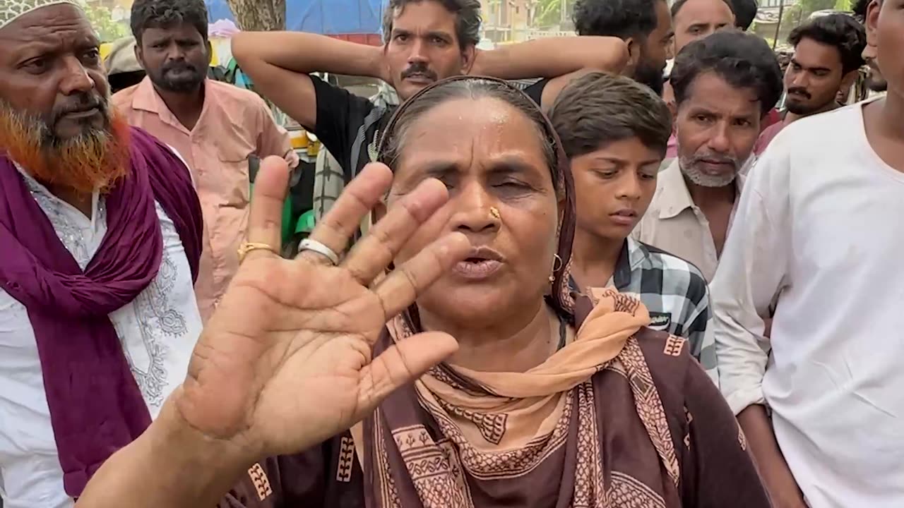 BJP को वोट दो नहींतो चलेगा बुलडोज़र मुसलमानों ने बताई गुजरात की हक़ीक़त! | Desh Live | Sahal Qureshi