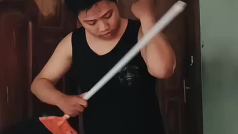 Pulang bawa capek, bukan oleh-oleh. Wajar kalo yang dipukul bukan pintu, tapi aku.