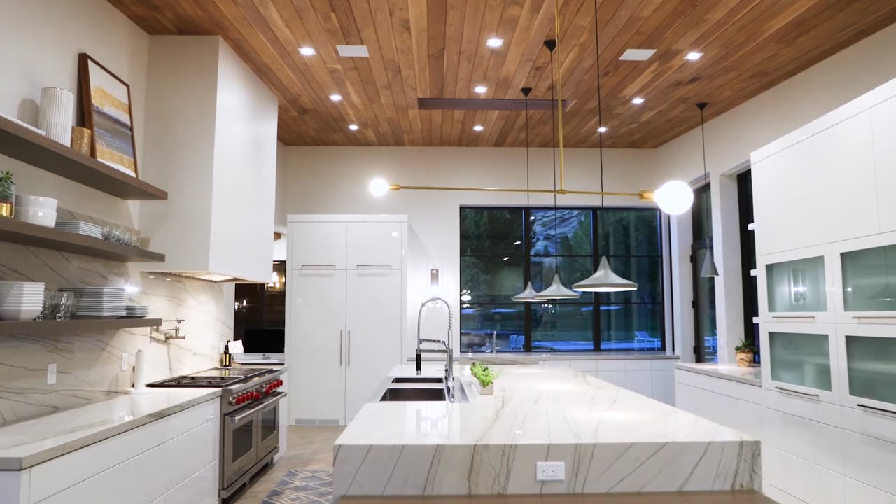 12.7 - Job Shadow - How to Shoot Real Estate w_Glidecam