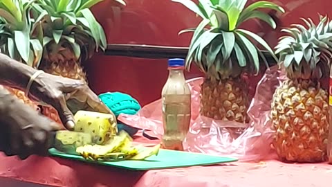 Only $1 Pineapple 🍍🤩 | Fresh, Juicy & Totally Worth It!
