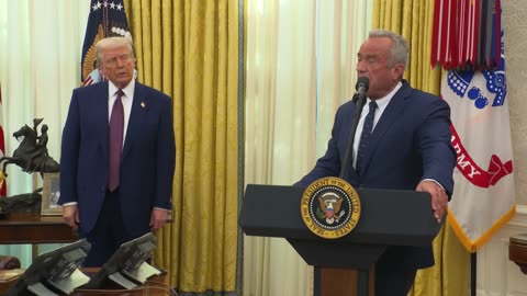 🚨 PRESIDENT TRUMP SWEARS IN NEW SECRETARY OF HEALTH & HUMAN SERVICES! 🇺🇸🏛️