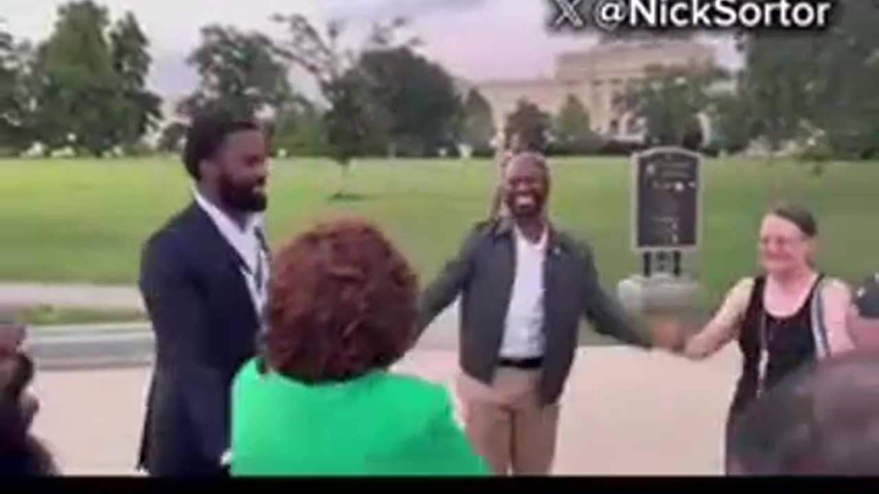 AS THE HAMMER COMES DOWN ☭ ALL THE SCUMBAGS CAN DO IS GASLIGHT [MAD MAXINE]