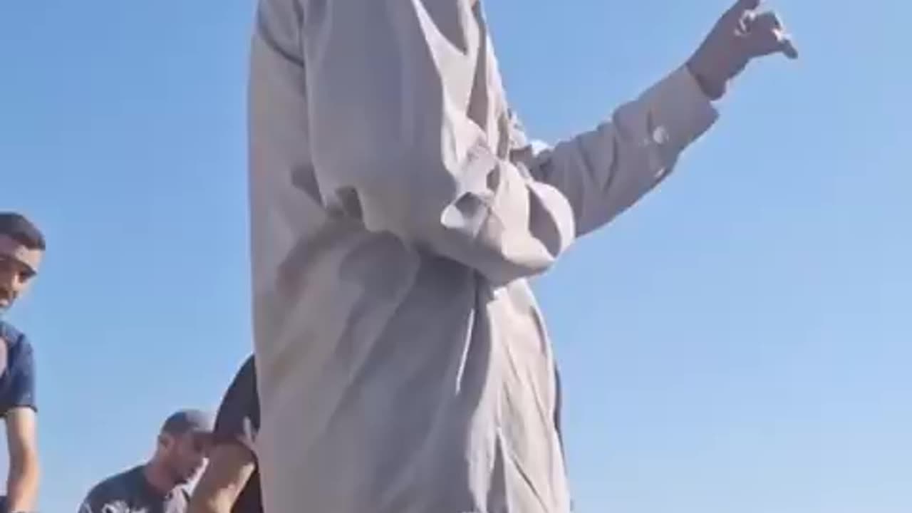 A powerful sermon on the grave of a martyr in Gaza