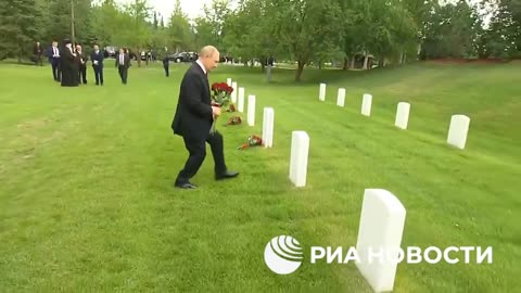 PUTIN VISITS SOVIET PILOTS’ CEMETERY AFTER TALKS WITH TRUMP