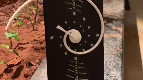 Fibonacci spiral table clock design