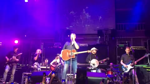 Blake Shelton - Neon Light - Live at Cowboys Dancehall Pop Up Show in San Antonio September 21, 2018