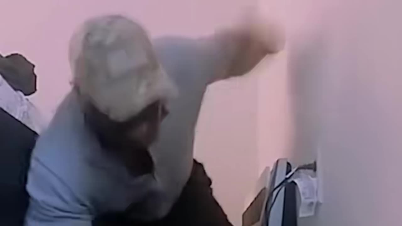 scary funny pranks 🤣😂😂#scare #scary #scarecam #scareprank #prankvideo