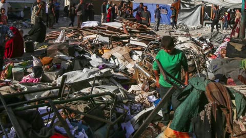 Gaza Crisis Deepens: Aid Looting, Evacuations & Escalating Strikes 🚨🛑🌍