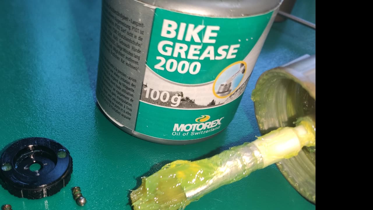 Clicker Balls with Motorex Grease