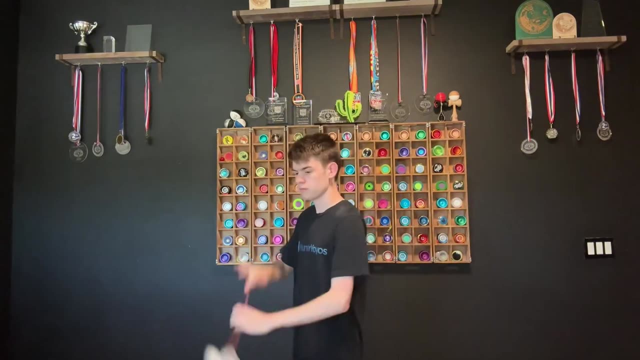 4A Offstring Yoyo Trick Tutorial #23_ Behind the Back Whip