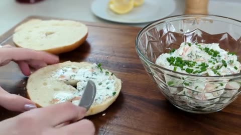The best simple SMOKED SALMON spread/dip with cream cheese. How to make salmon dip?
