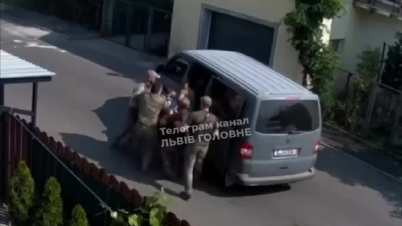 Five against one: military commissars caught another "volunteer" in Lvov.
