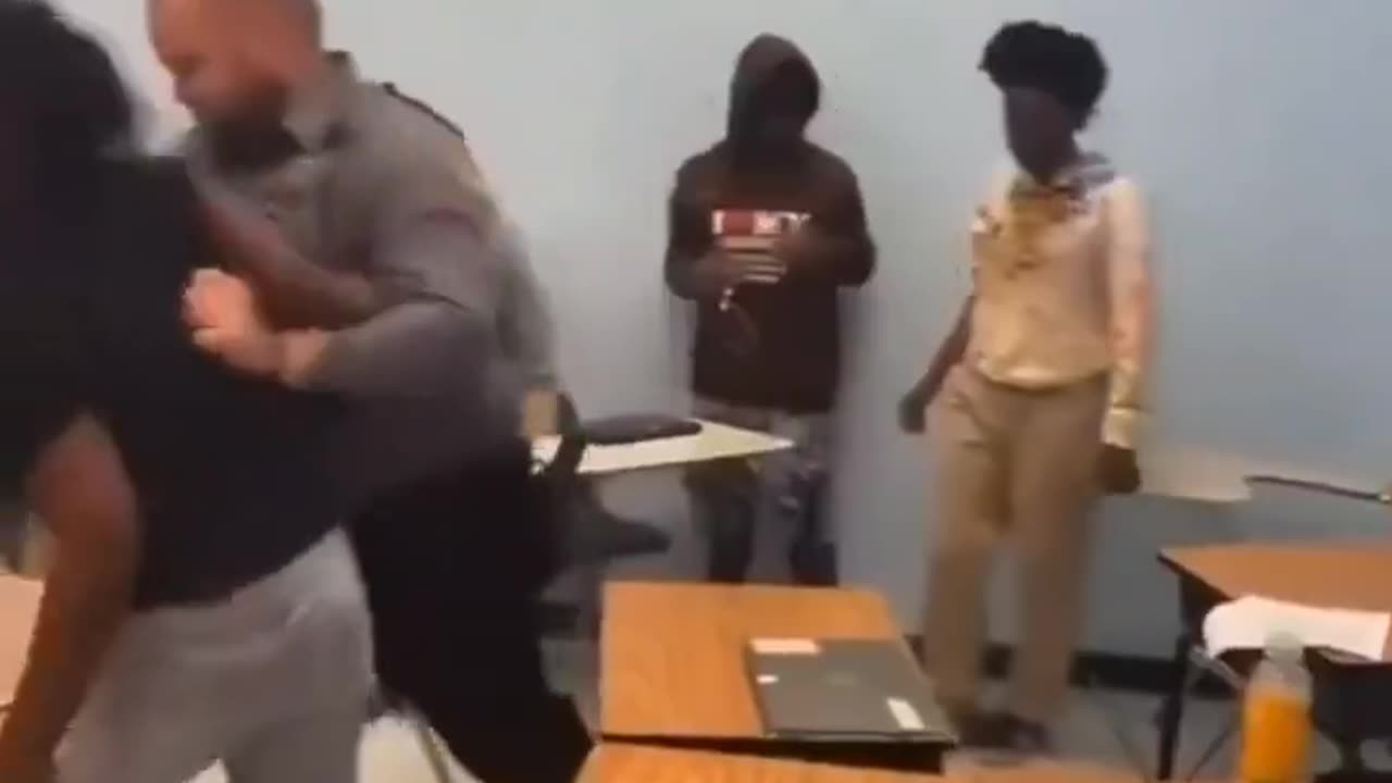 Blakc Kids fighting in school