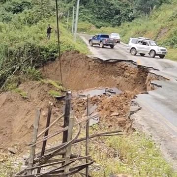 The experienced driver used a lot of intelligence to cross the broken road.