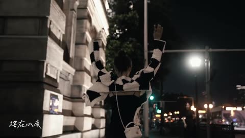 我从未真心的埋怨过你 你一直在我的记忆里 温温柔柔