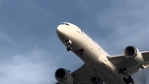 Boeing B787 landing on runway 13L at Fort Worth Meacham International Airport