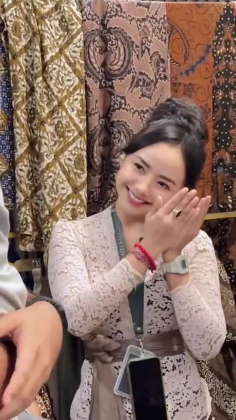 Peek A Boo Play Cute Fun