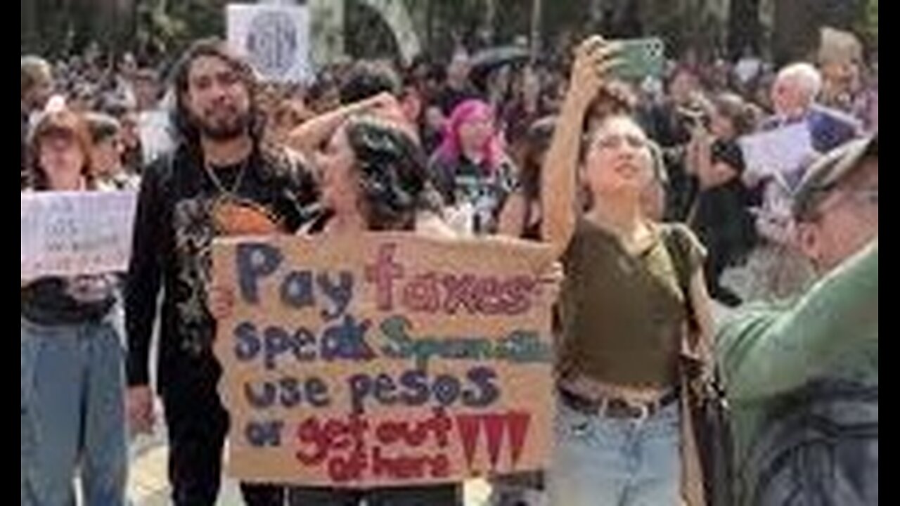 Mexico’s Anti-American Protests, Mexican Rioters 'Forcibly Deport' Americans... as Country Collapses