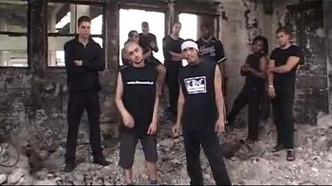 Hangen of leven in tuindorp,,Amsterdam noord