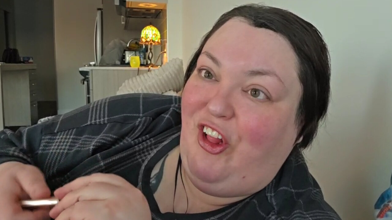 FOODIE BEAUTY DOES A BUFFET "HAUL"