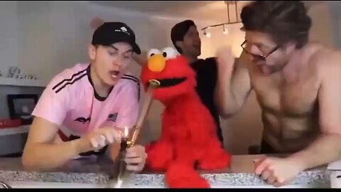 Elmo is in da house