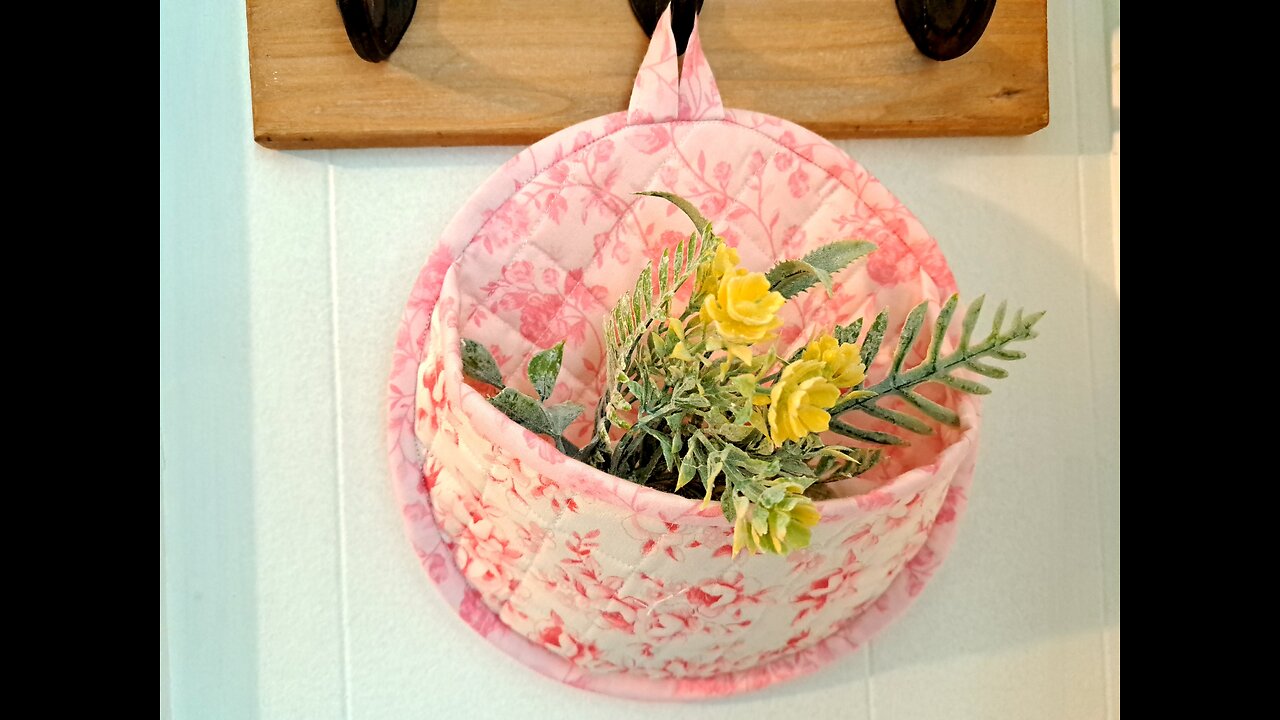 DIY Fabric Wall Pocket That Will Make Your Home Beautiful!