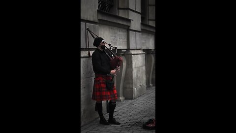 Scottish Bagpipes on the Street – Quick Music Clip