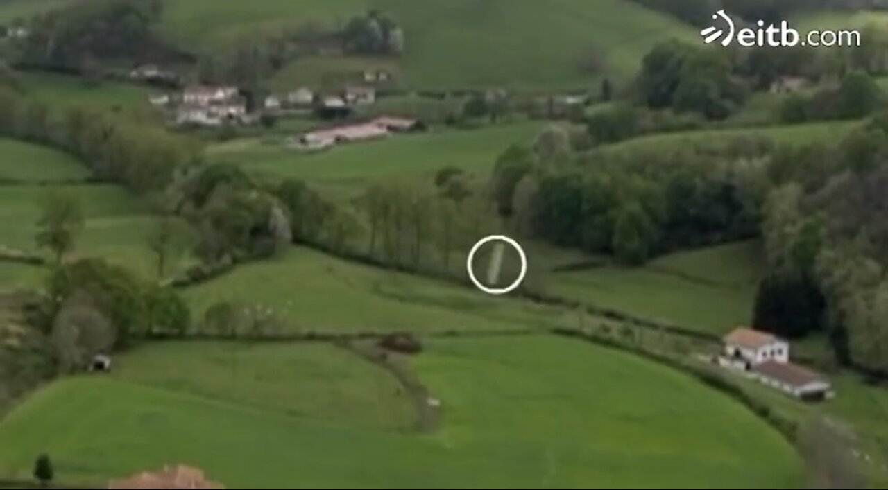 TV news report: “A UFO sneaks into the Tour of the Basque Country [UFO video]”
