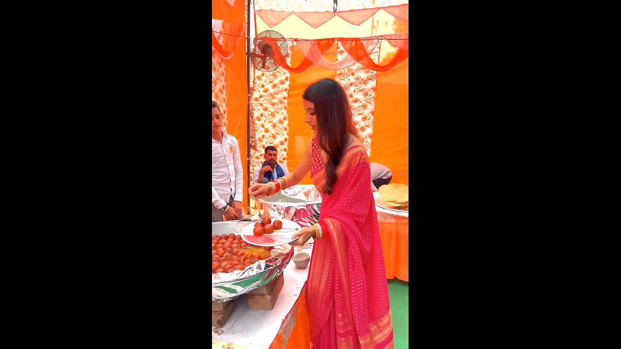 Shadi ki mithai😍👏🏻😉 _neetubisht _trendingonshorts _lakhneet _comedy _funny _trending _shadi(10