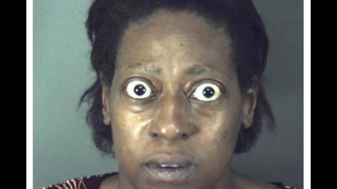 Saint Nig gets stuck in chimney while attempting to steal some sheeiiit
