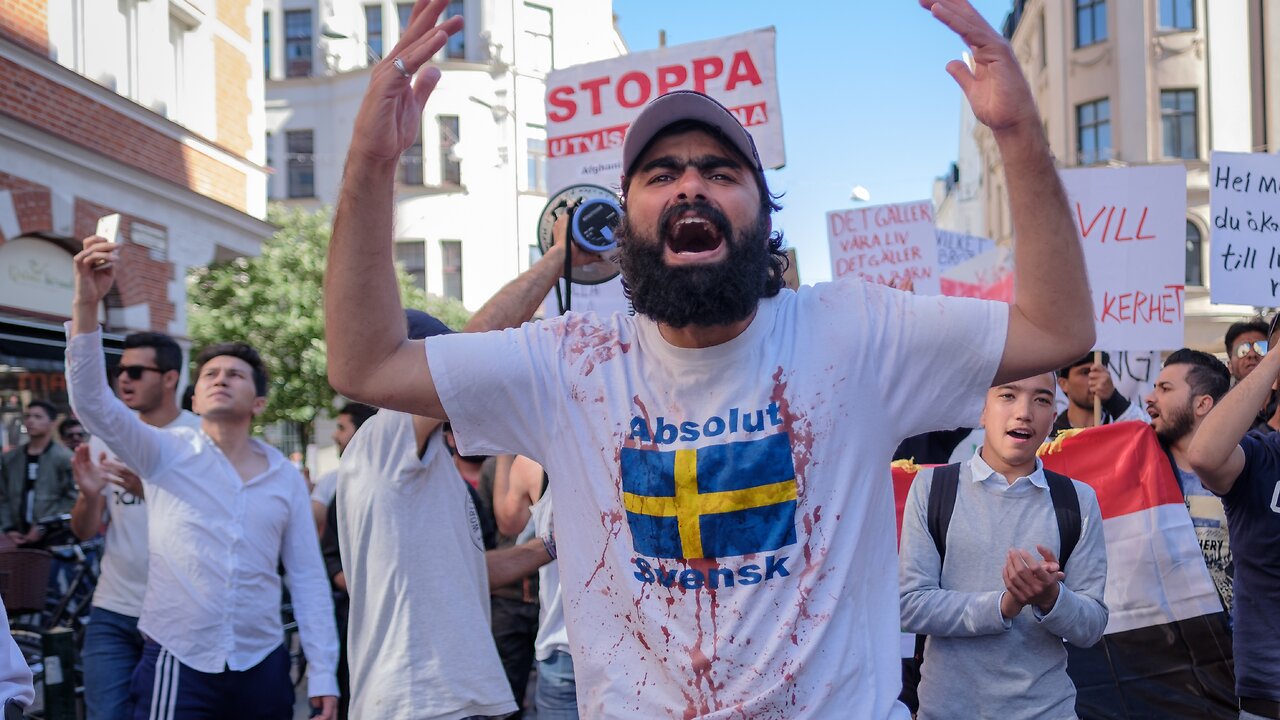 Immigrants claim that Swedes need to adapt to them