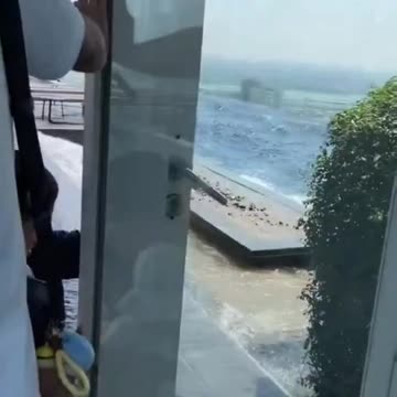 Moment of the 7.7 Magnitude powerful earthquake in Bangkok, Thailand 🇹🇭 (28.03.2025)