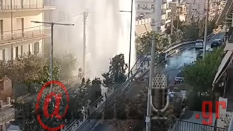 Συντριβάνι στη... μέση του δρόμου