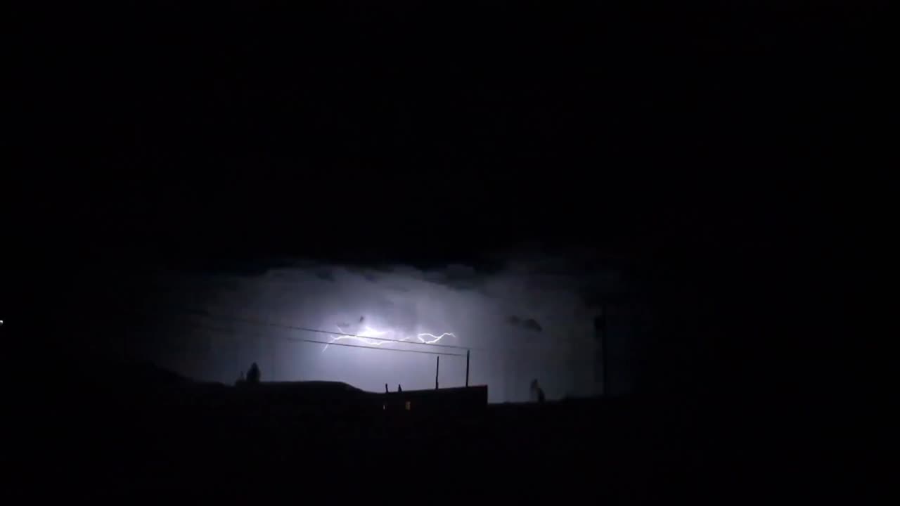 ✨🌩️ Jaw-Dropping Lightning Show Right in My Backyard! | FeedMyCuriosity