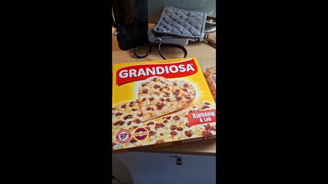 Episode2 - Closing a hole in a cabinet with a pizzabox