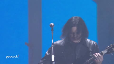 Rockin' in the Free World (Neil Young cover) - Jack White (live)