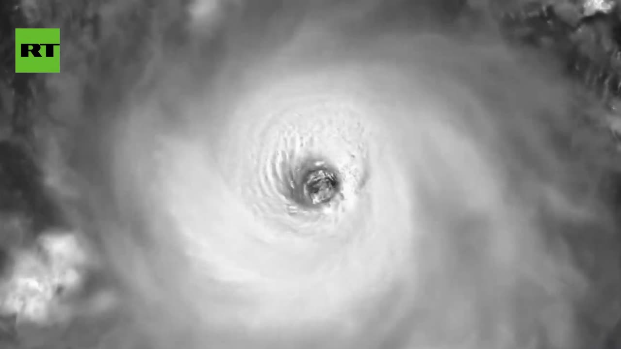 Hawaii declares statewide emergency as satellite captures terrifying eye of Hurricane Kik