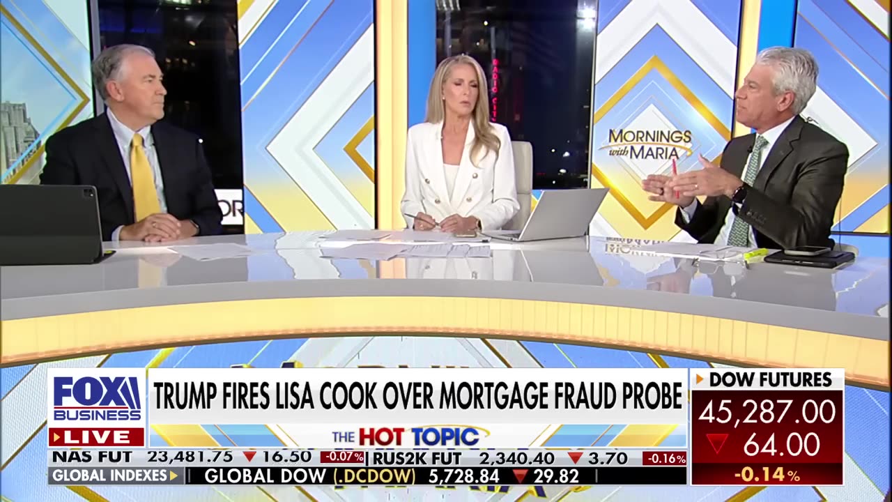 "NOT A GOOD LOOK": Roschelle claims that this tendency has been observed with Adam Schiff.