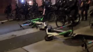 🔴🔴 Dems Fume Seattle Protesters Assault And Blockade Federal Building
